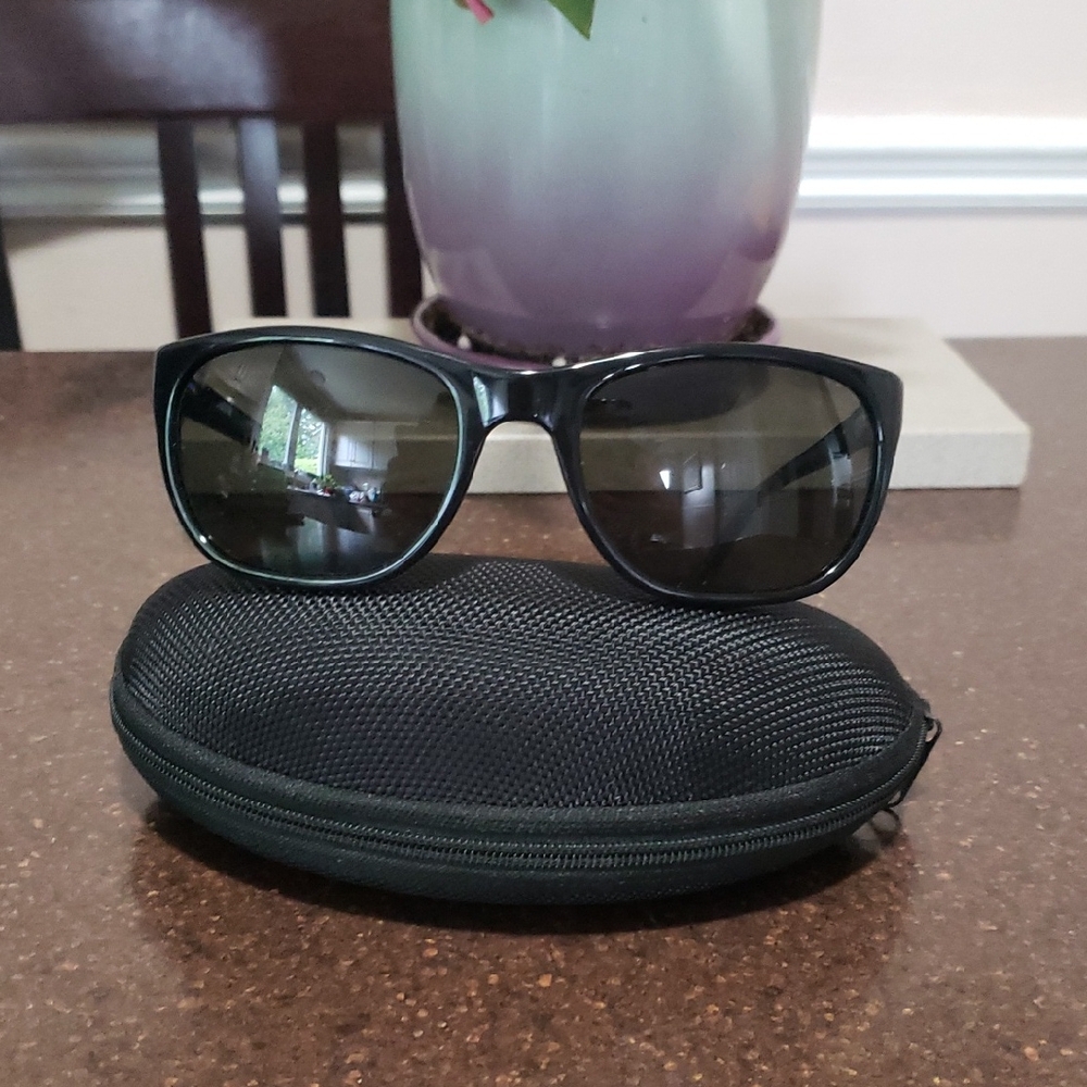 NEW AUTHENTIC JHANE BARNES BLACK SUNGLASSES. 